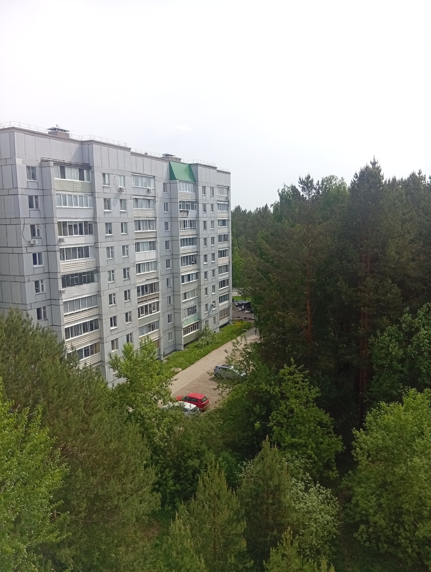 Spring morning life documented across Chaikovsky, Russia