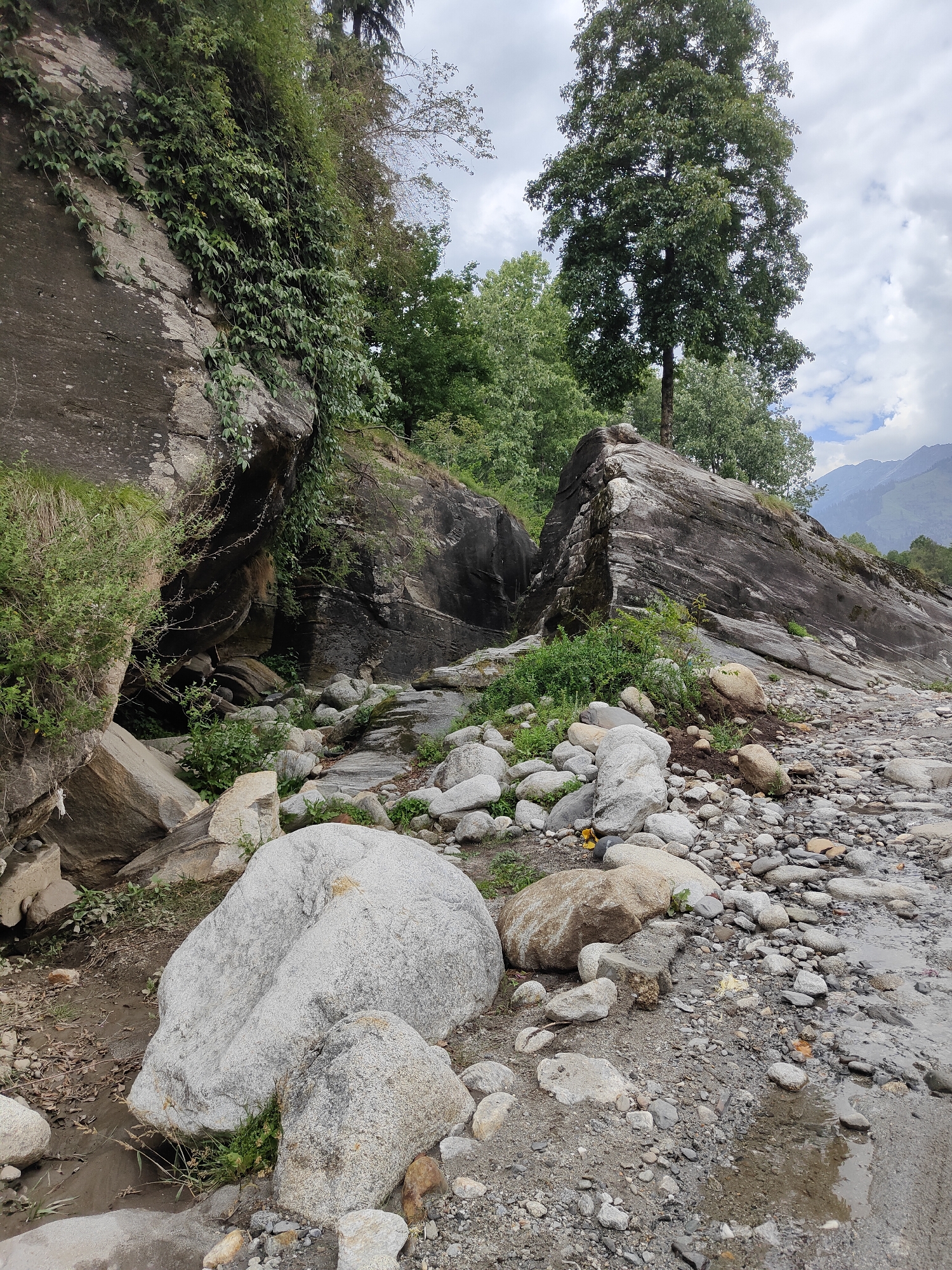 A quiet morning along Goshal's rocky riverbed and trails