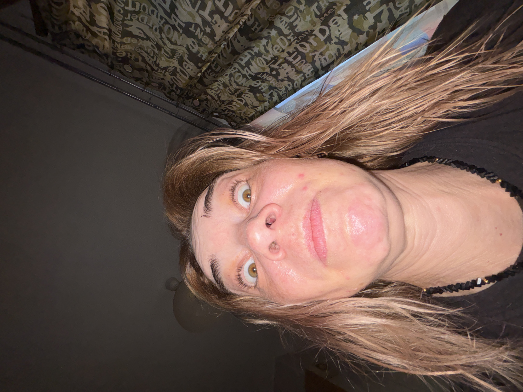 Woman documents domestic life through selfies and casual moments