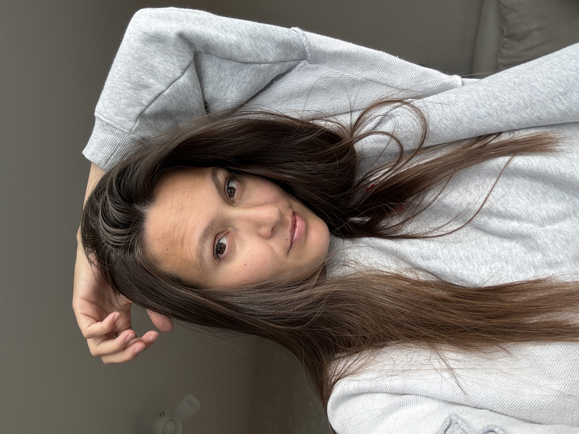 Woman documents Steam Deck gaming session in Chaikovsky, Russia