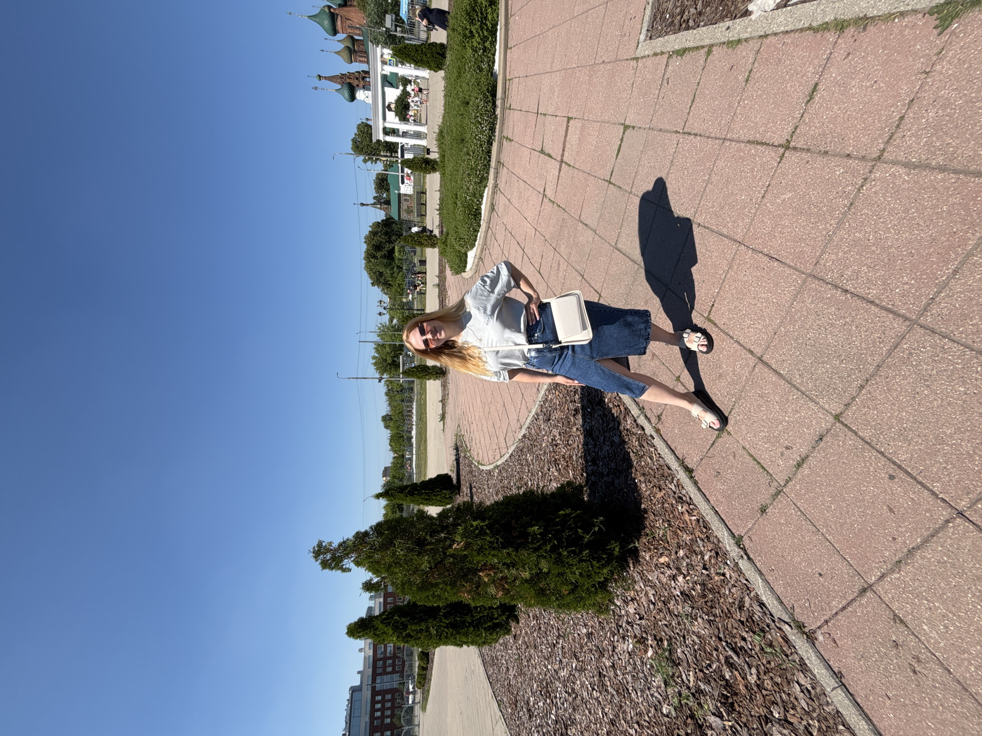Summer morning scenes captured in Yaroslavl parks and streets