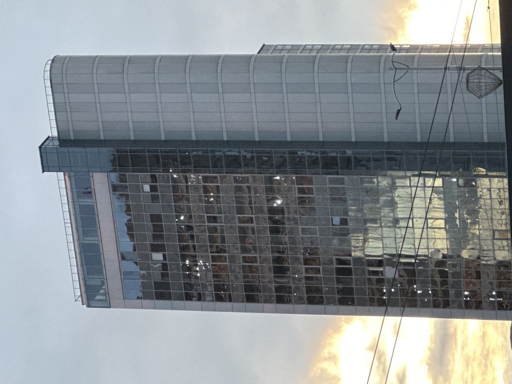 Evening documentation of Minsk landmarks and street activity
