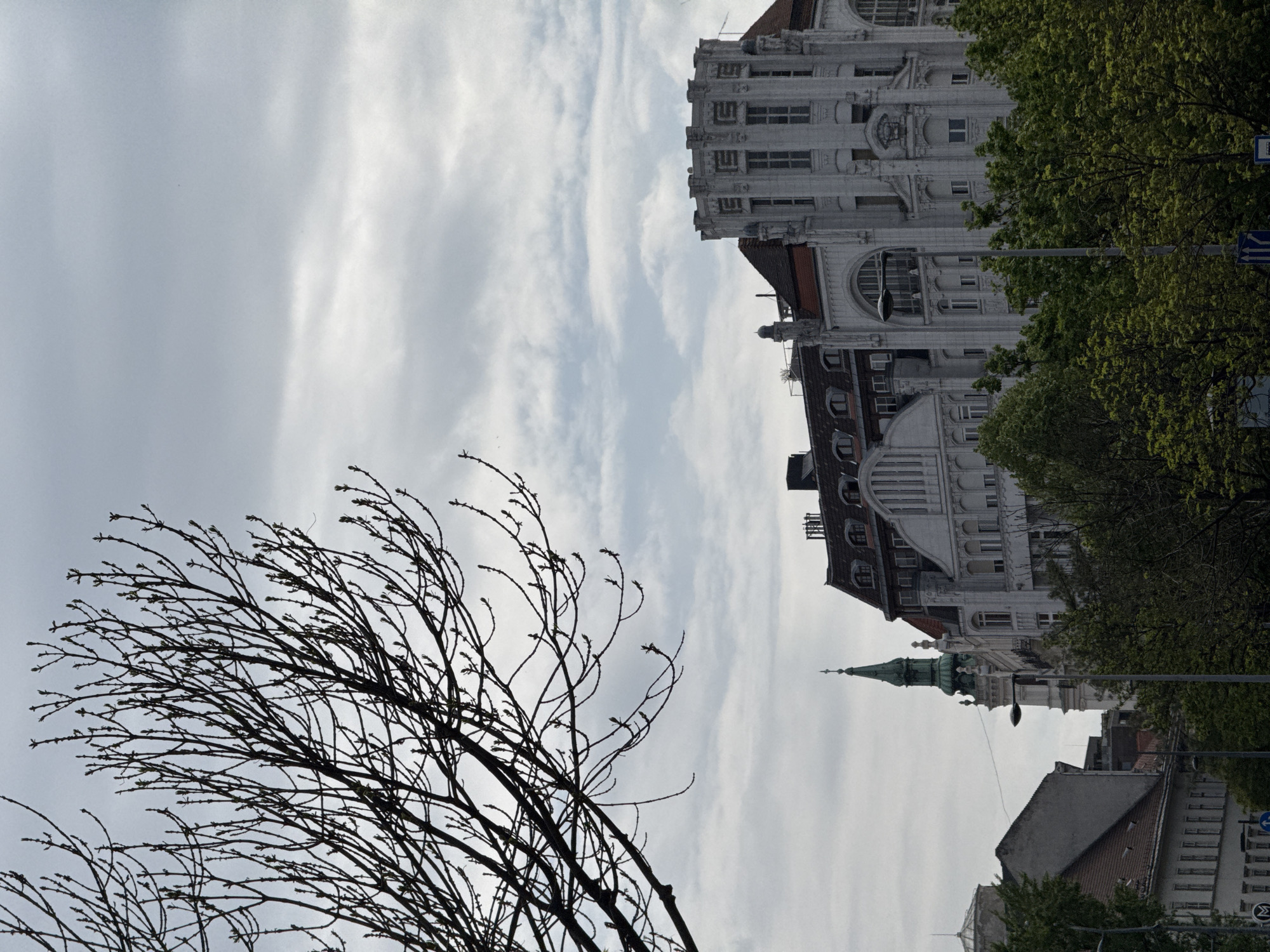 Budapest street scenes captured during brief afternoon documentation walk