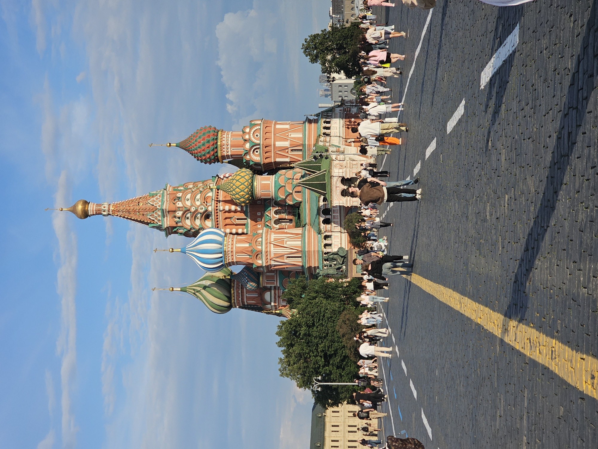 Red Square area explored: landmarks, fountains, and roses in bloom