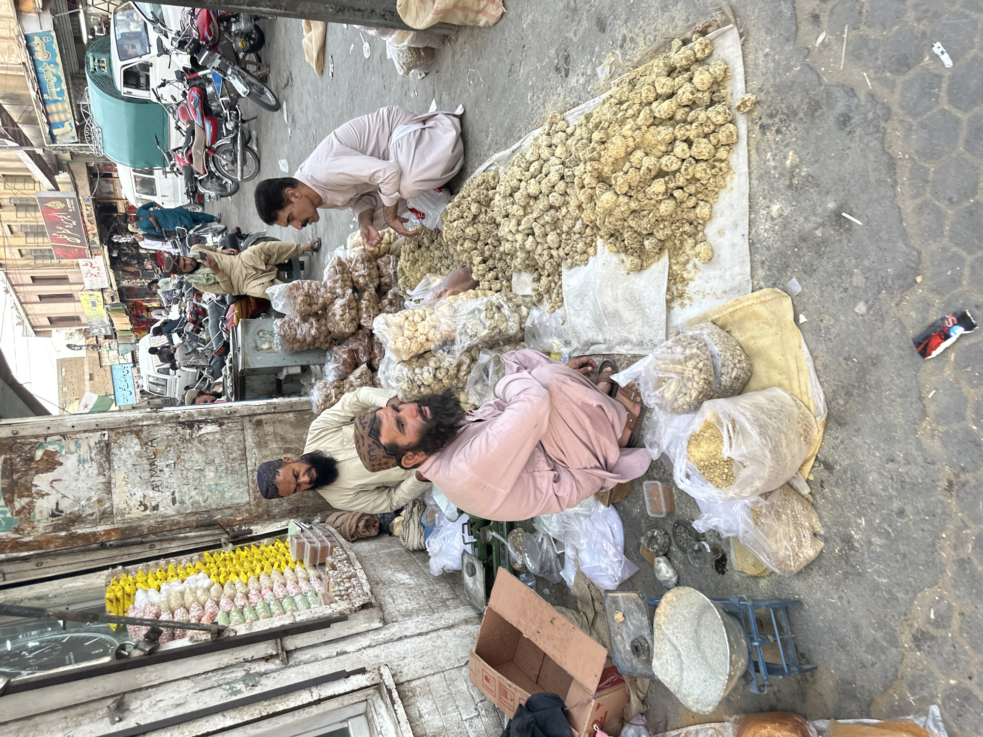 Afternoon street markets and vendors in Quetta City Tehsil