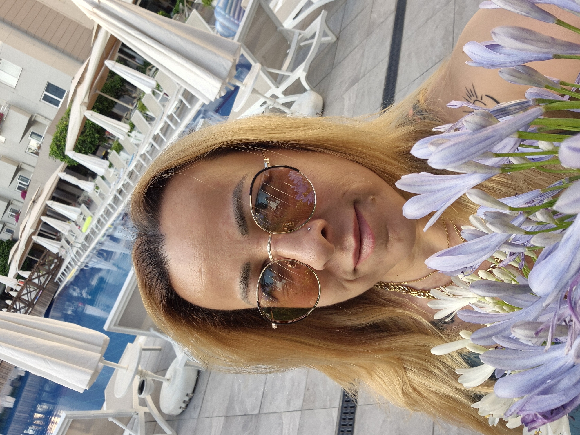 Poolside selfies and coffee on a relaxed summer day