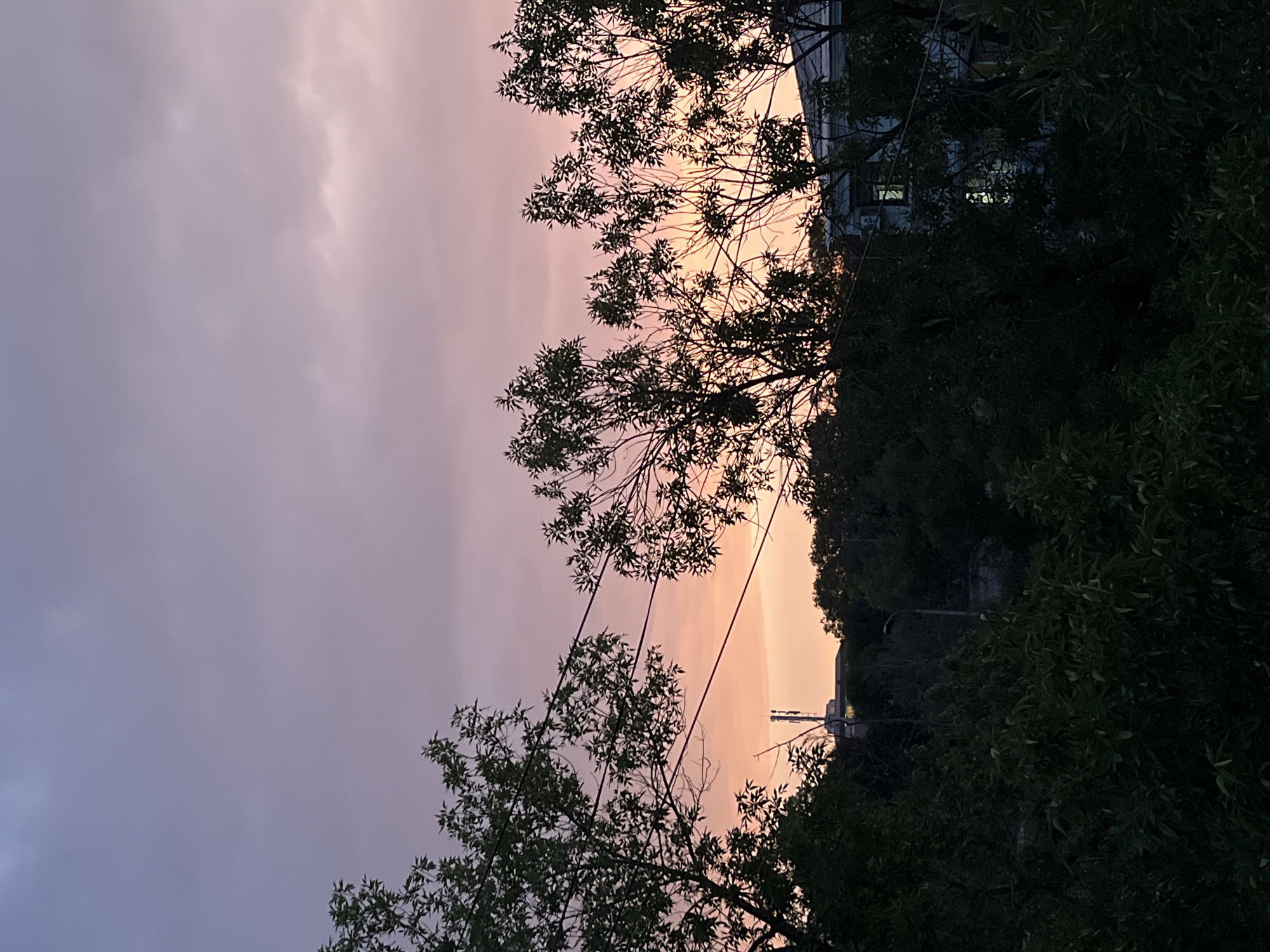Tashkent at dusk: twilight skies, street scenes, and urban murals