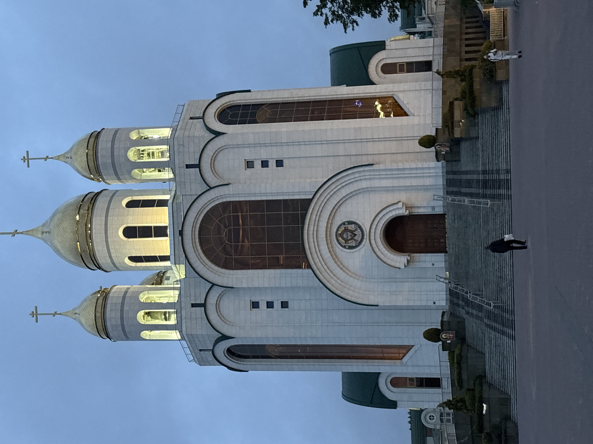 Evening documentation of central Kaliningrad landmarks and street life