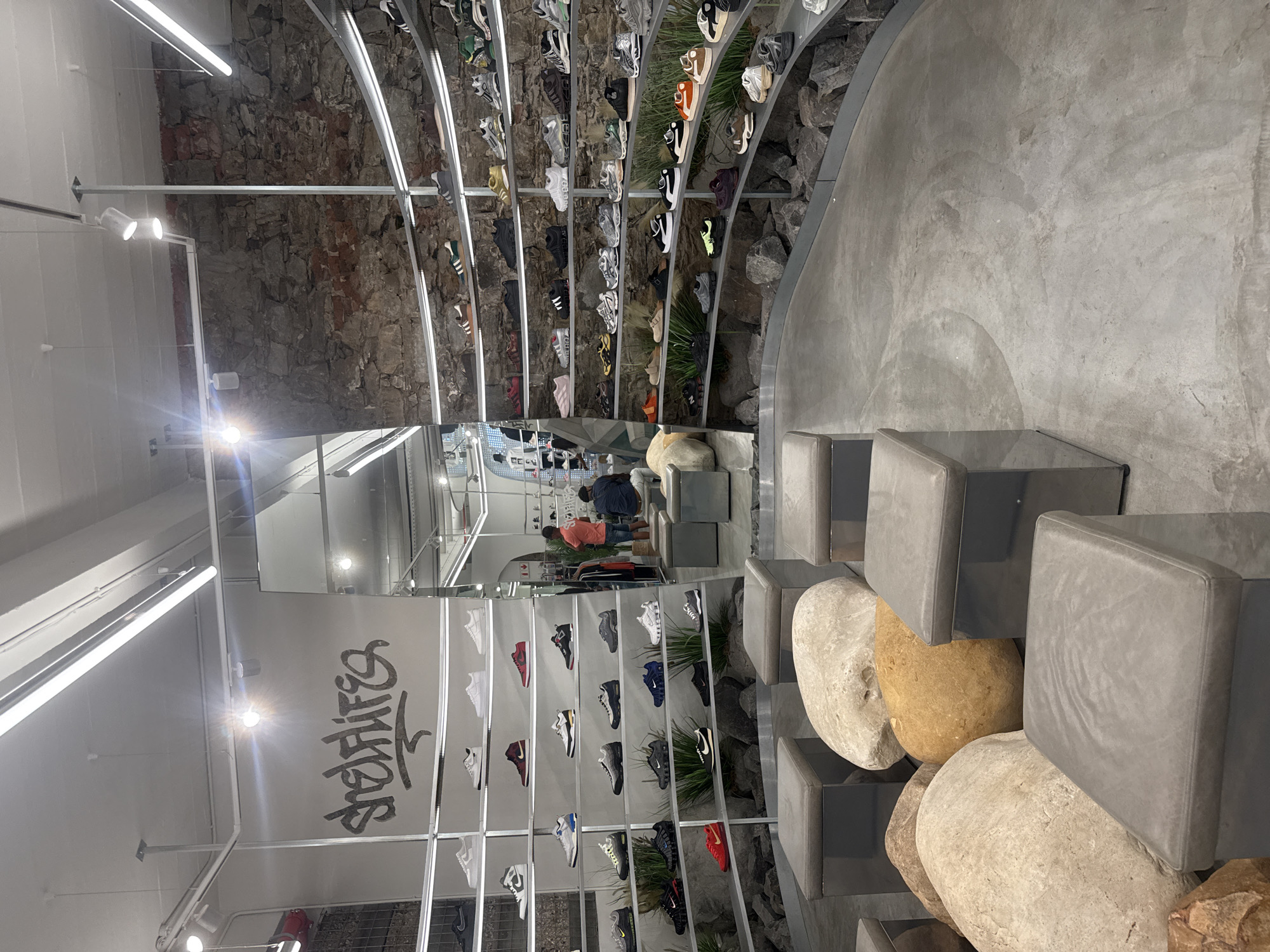 Witness documents afternoon retail and coffee tour through Cape Town