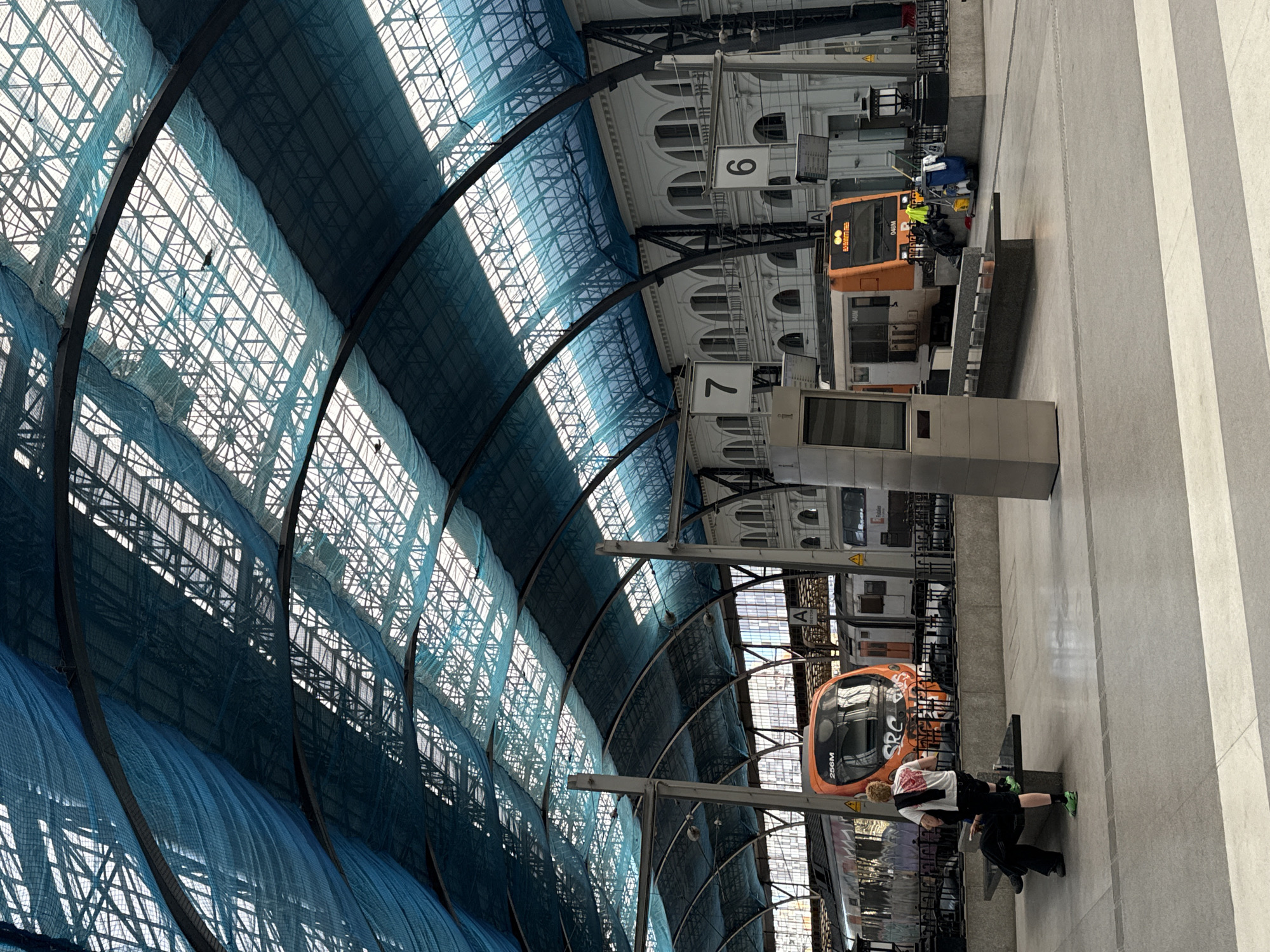 Witnesses capture everyday Barcelona scenes from train station to zoo