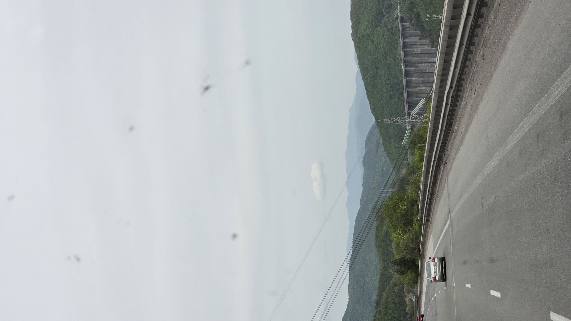 Overcast conditions observed on roadway in Vrachesh, Bulgaria