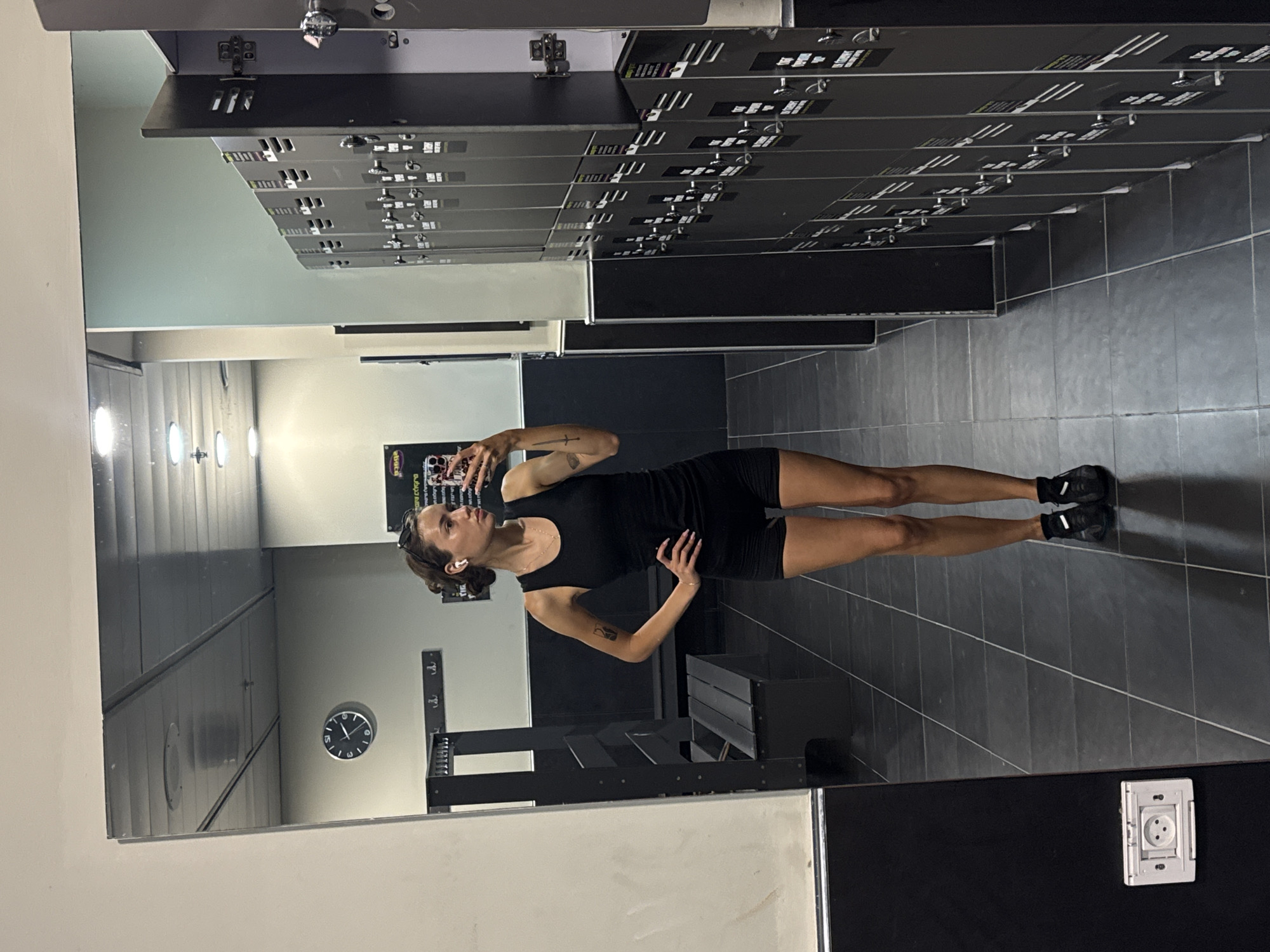 Post-workout locker room selfie at a Tel Aviv gym