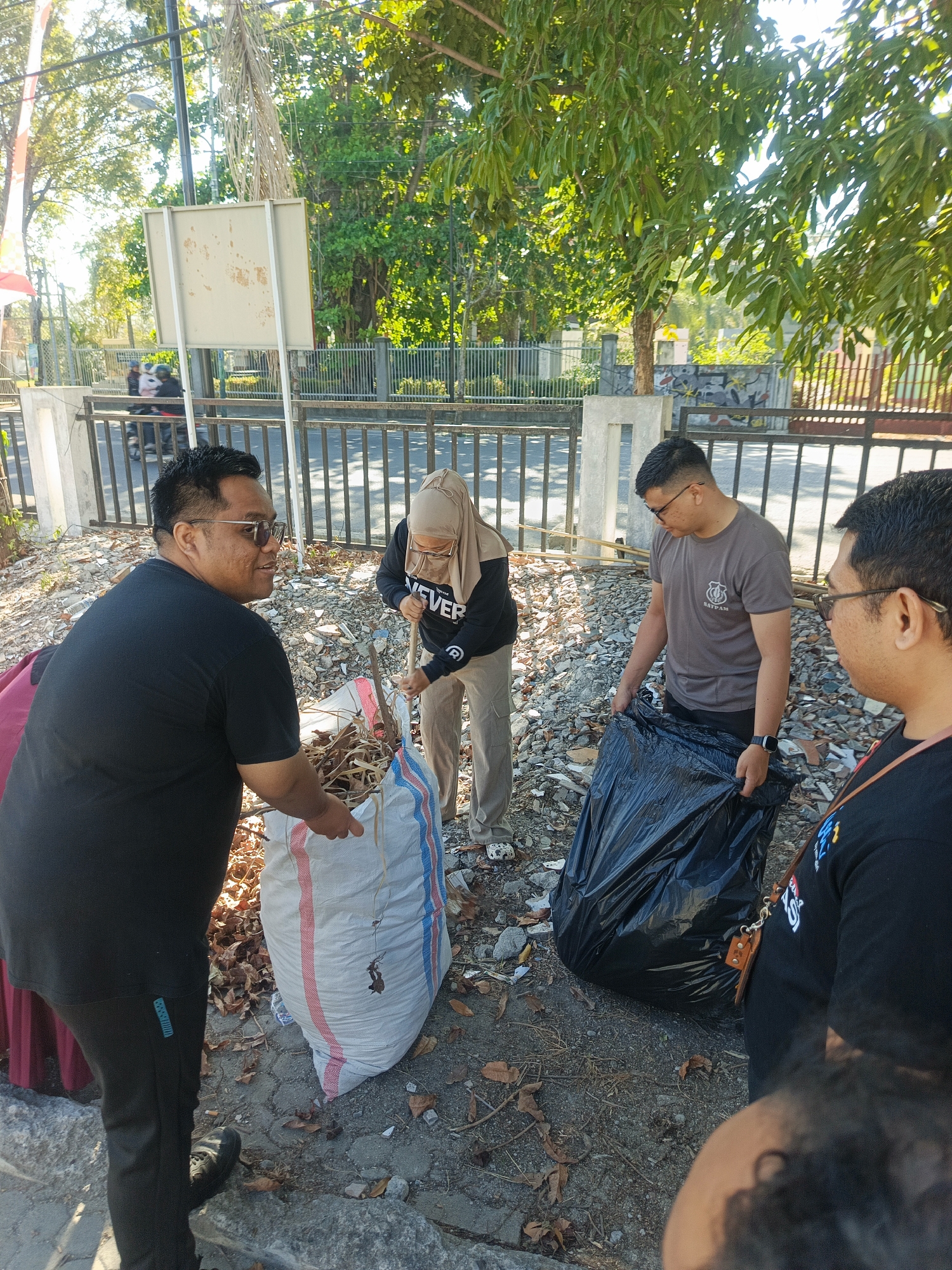 Community cleanup in Gorontalo on Indonesian Independence Day
