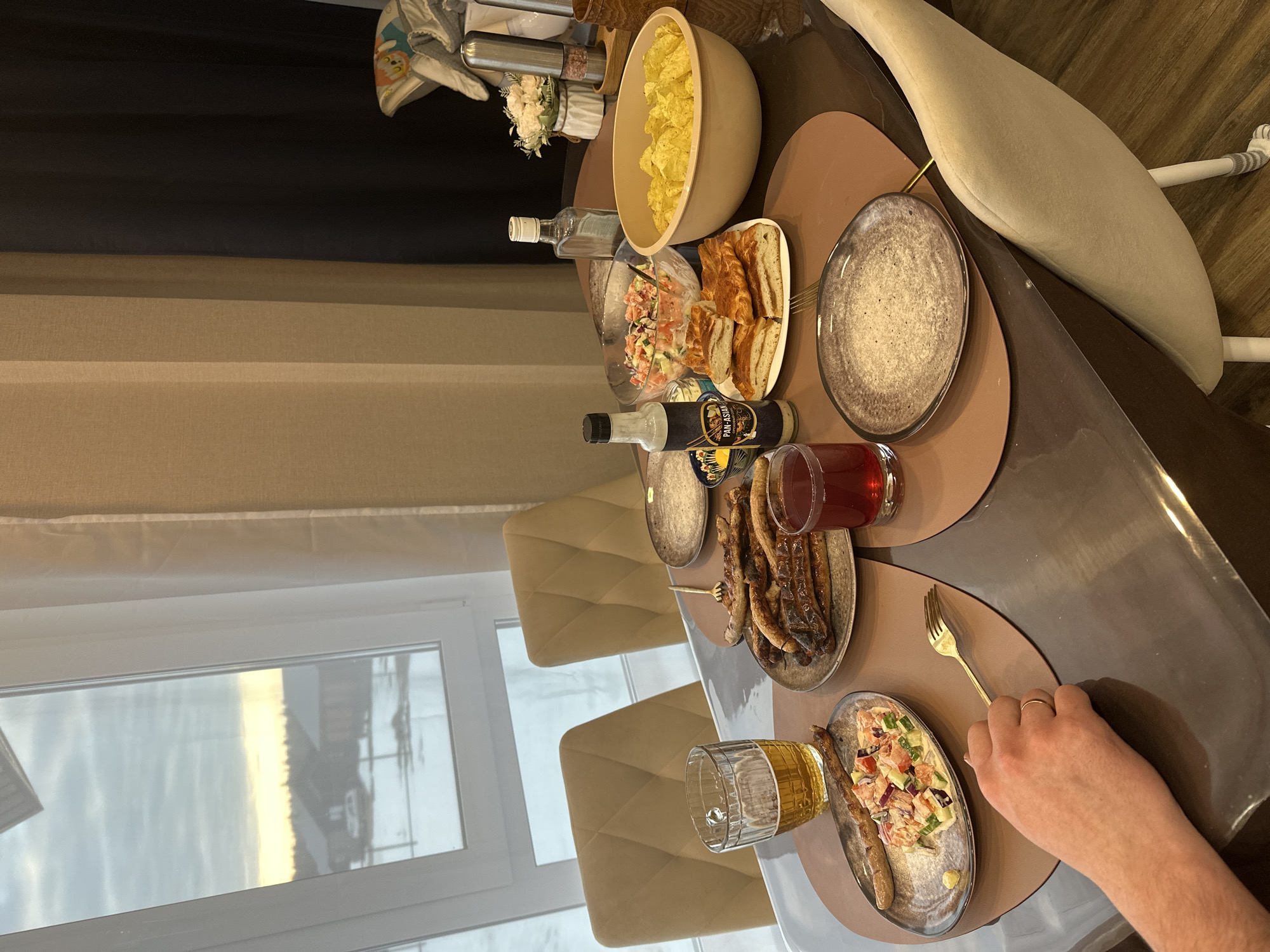 Meal with grilled sausages documented in Подшивалово, Russia
