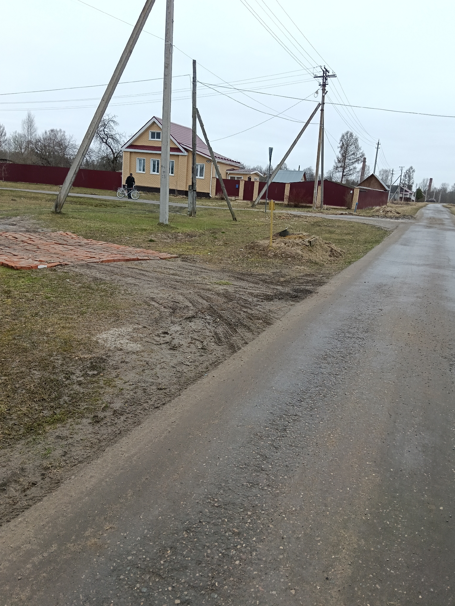 Morning walk documented in Russian village Красный Маяк