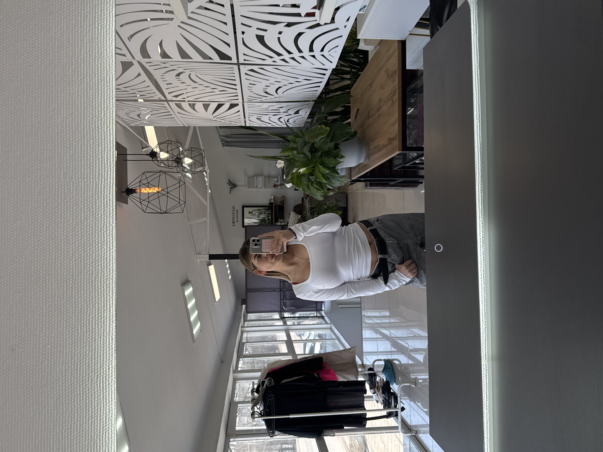 Woman documents beauty salon visit with selfies in Chaikovsky