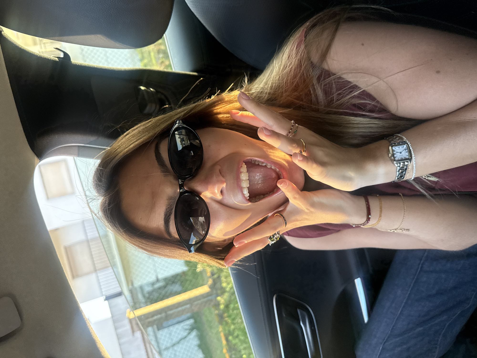 Woman in car passenger seat captured in Torres Vedras