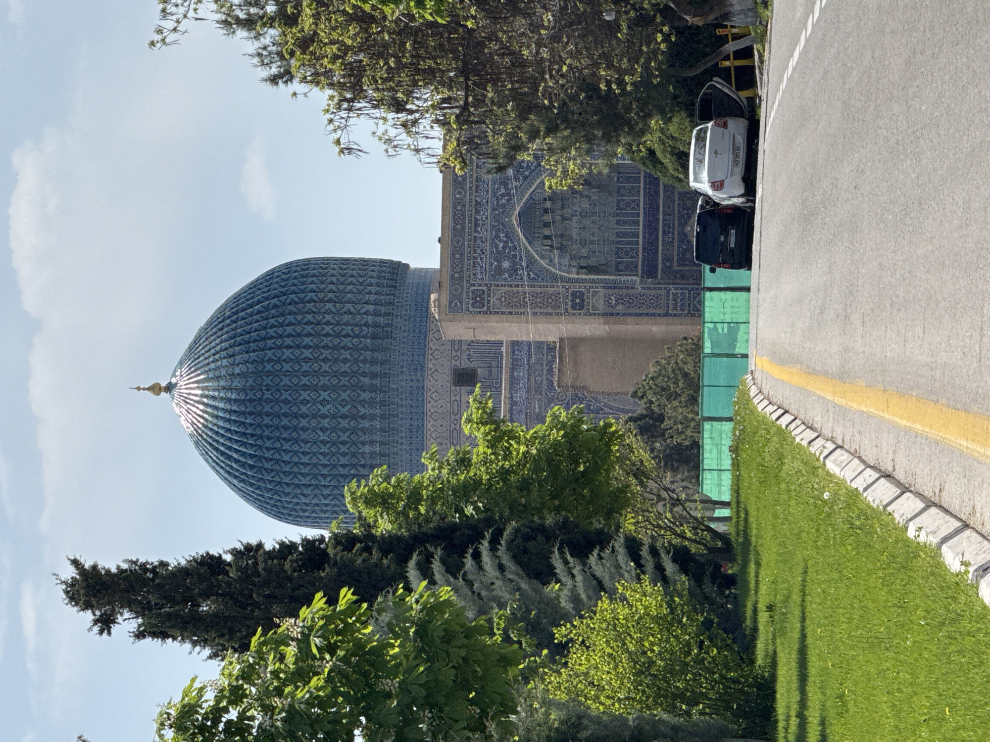 Morning tourist visit documented at Samarkand's historic sites