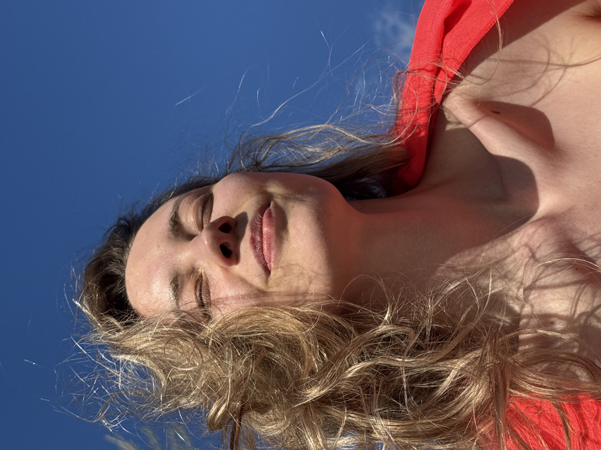 Sunny day leisure moments captured in Chaikovsky, Russia
