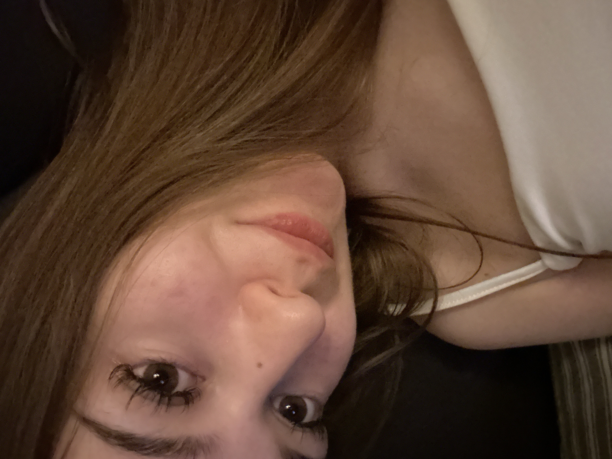 Quiet night in with Sade on TV and selfies