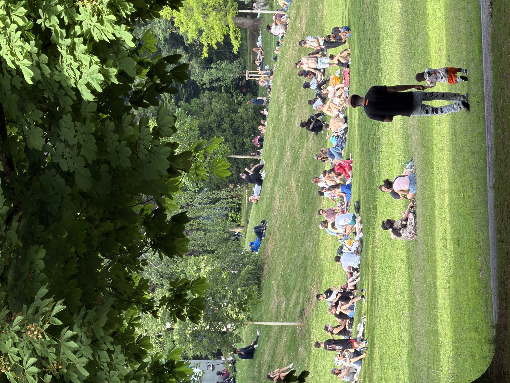 Weekend crowds enjoy sunny afternoon in Luxembourg City park