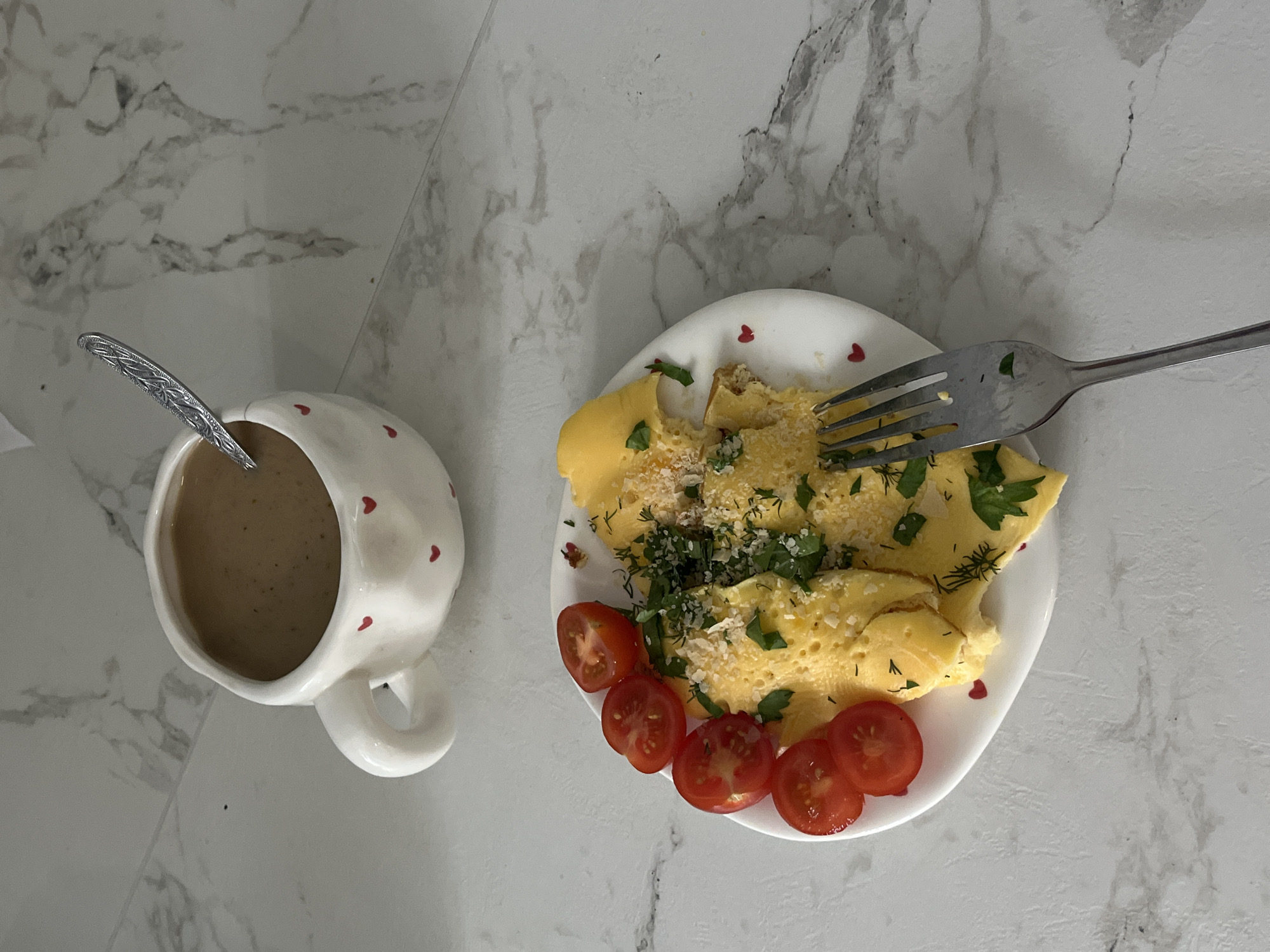 Morning breakfast and city walk documented in Chaikovsky, Russia