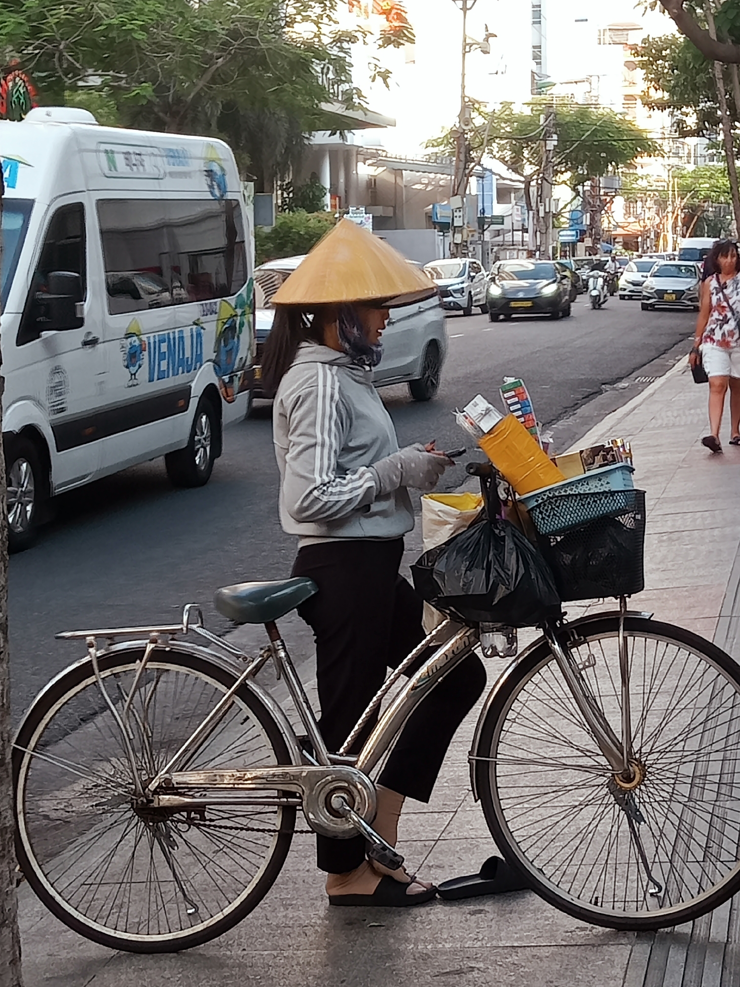 Morning walk through Nha Trang captures everyday urban life