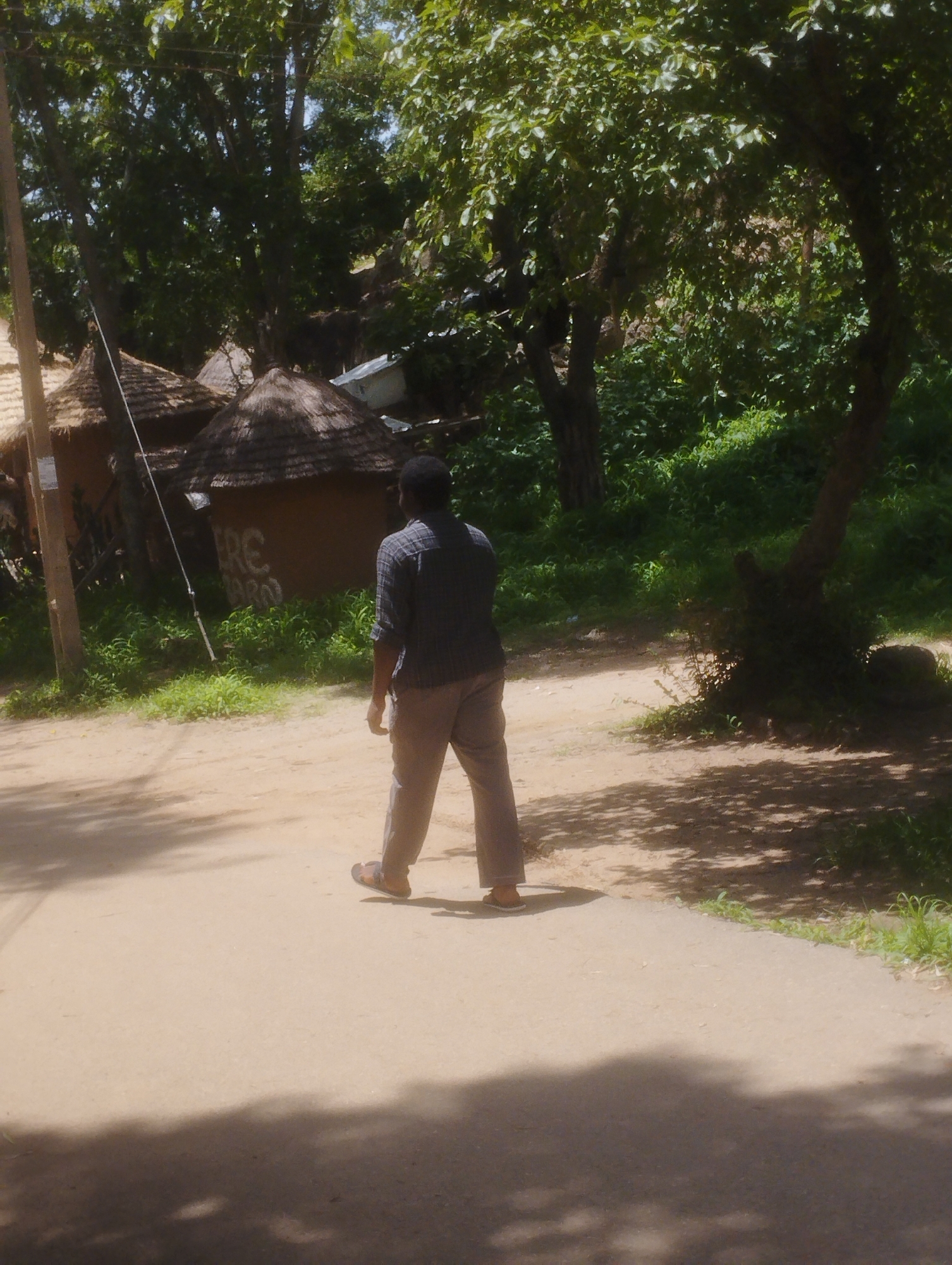 Street life, zoo animals, and sketching in Jos, Nigeria