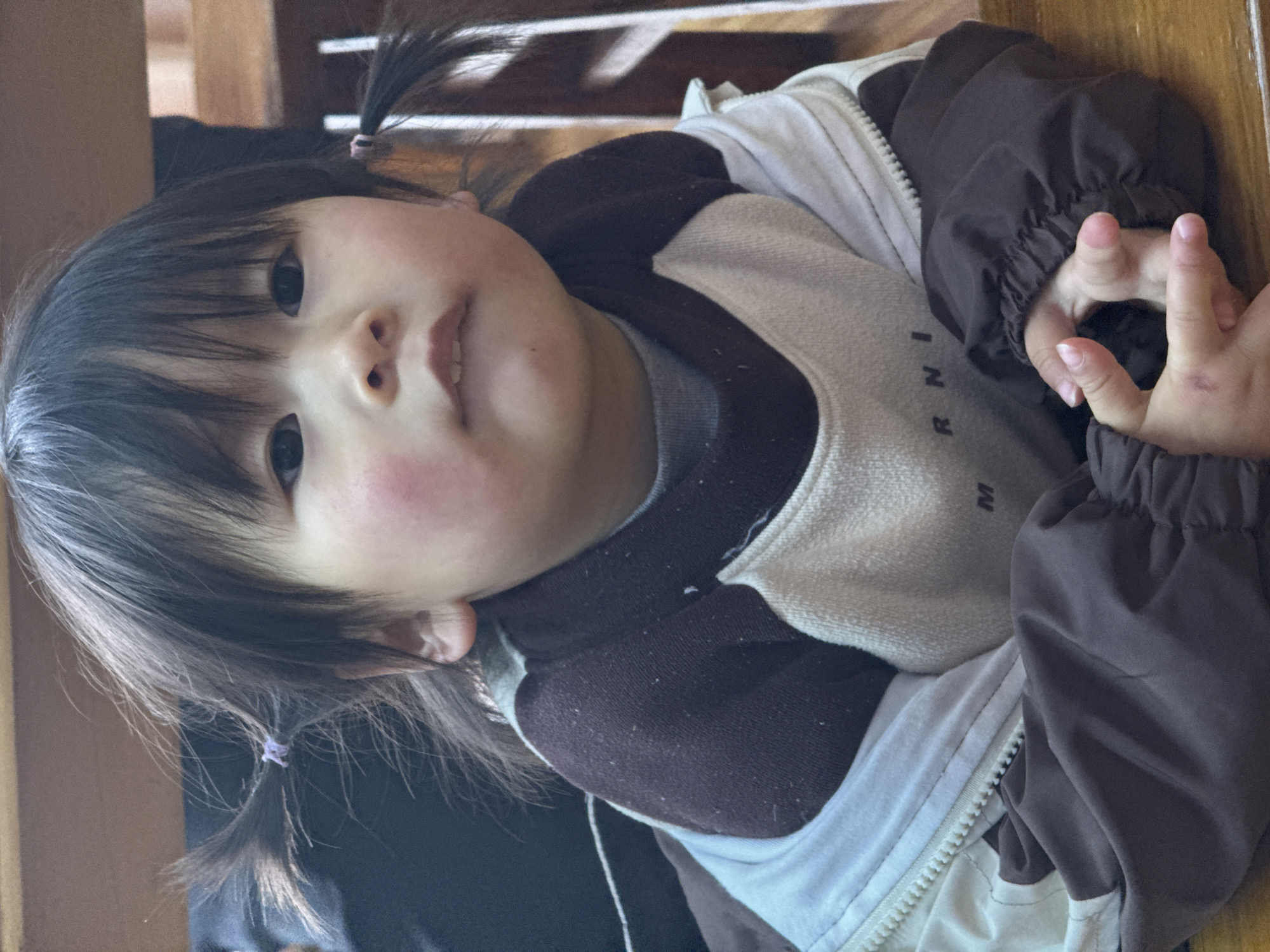 Morning scenes captured in Qianjiang: child portrait and street view