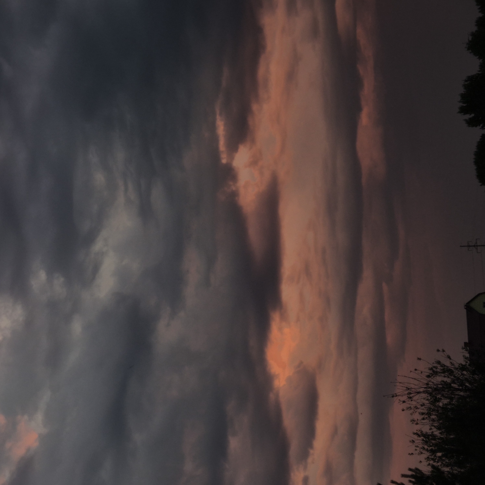 Summer evening in Новостройка: storms, cicadas, and fried potatoes