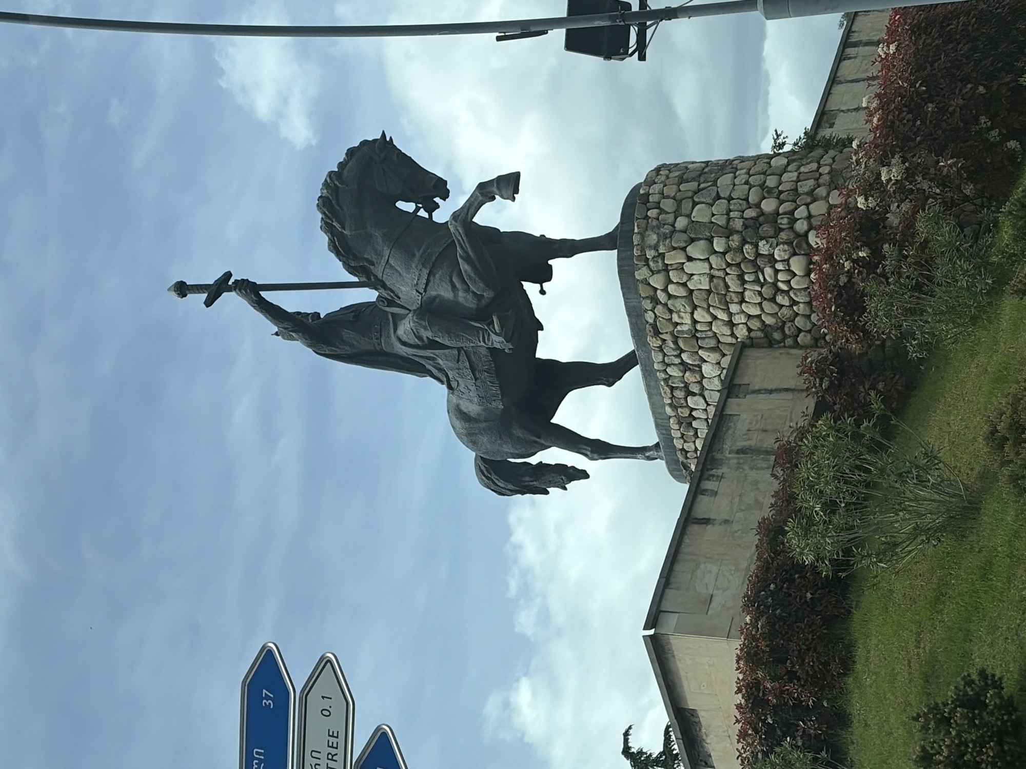 Street scenes and King Erekle statue documented in Telavi