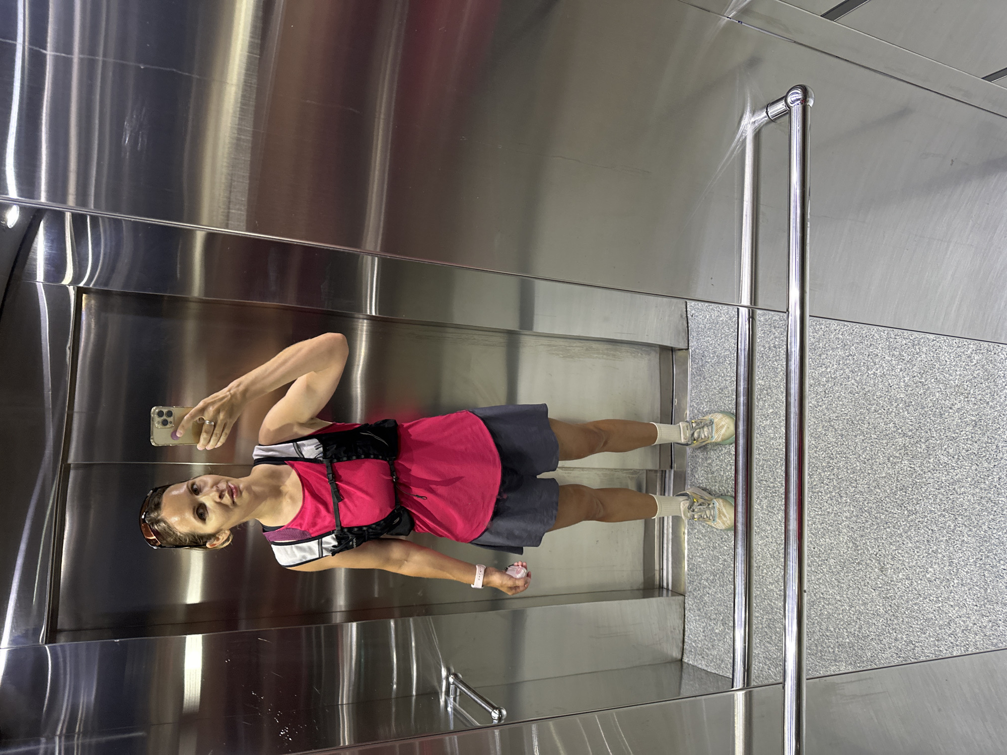 Woman takes elevator selfies, waits at bus stop in Fethiye
