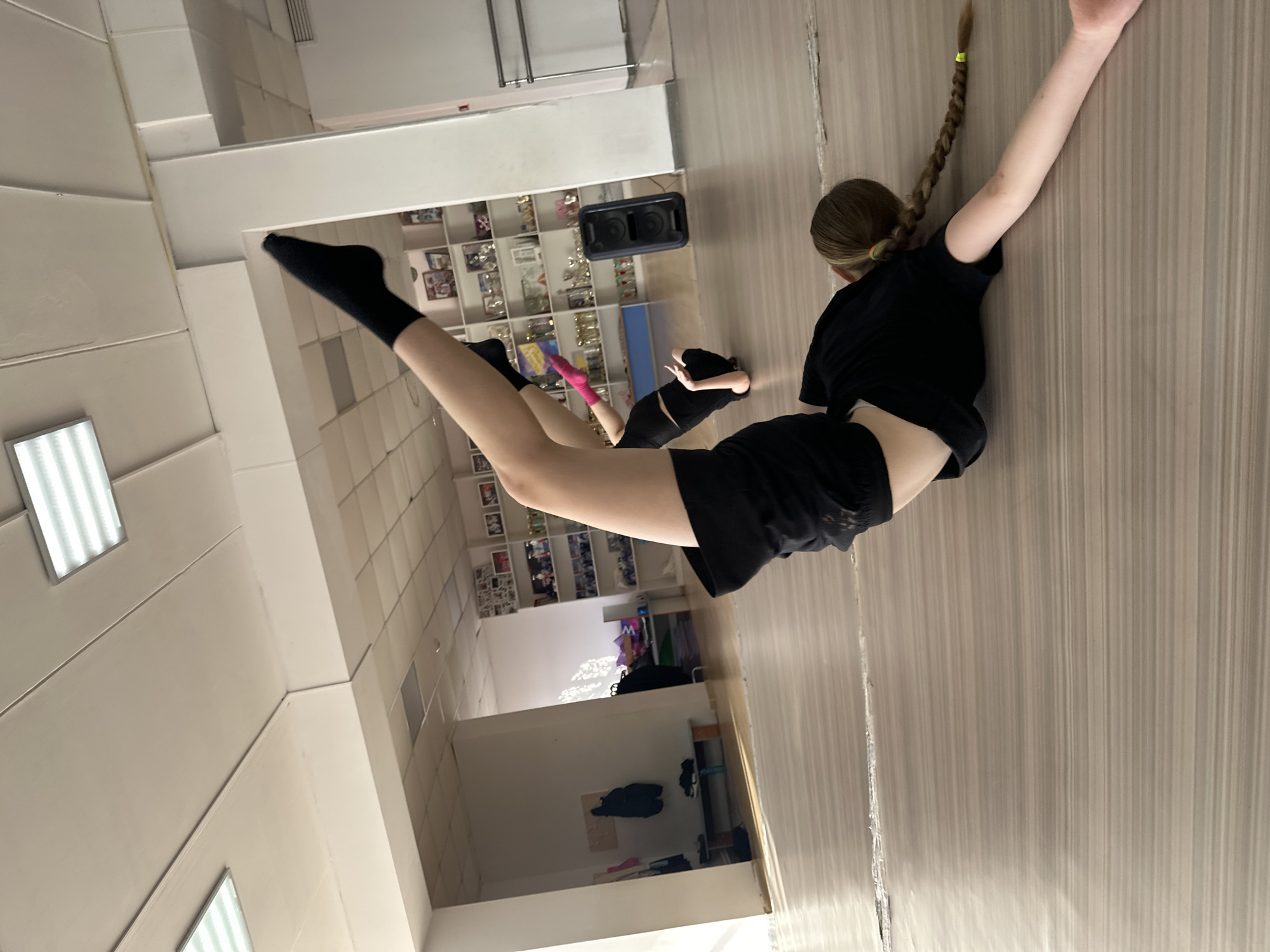 Early morning dance practice session observed in Votkinsk studio