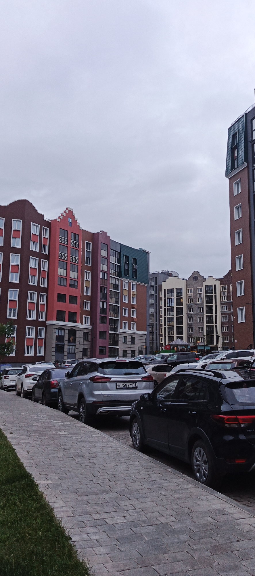 Overcast afternoon documented across Russian cities Pervomaysky and Izhevsk