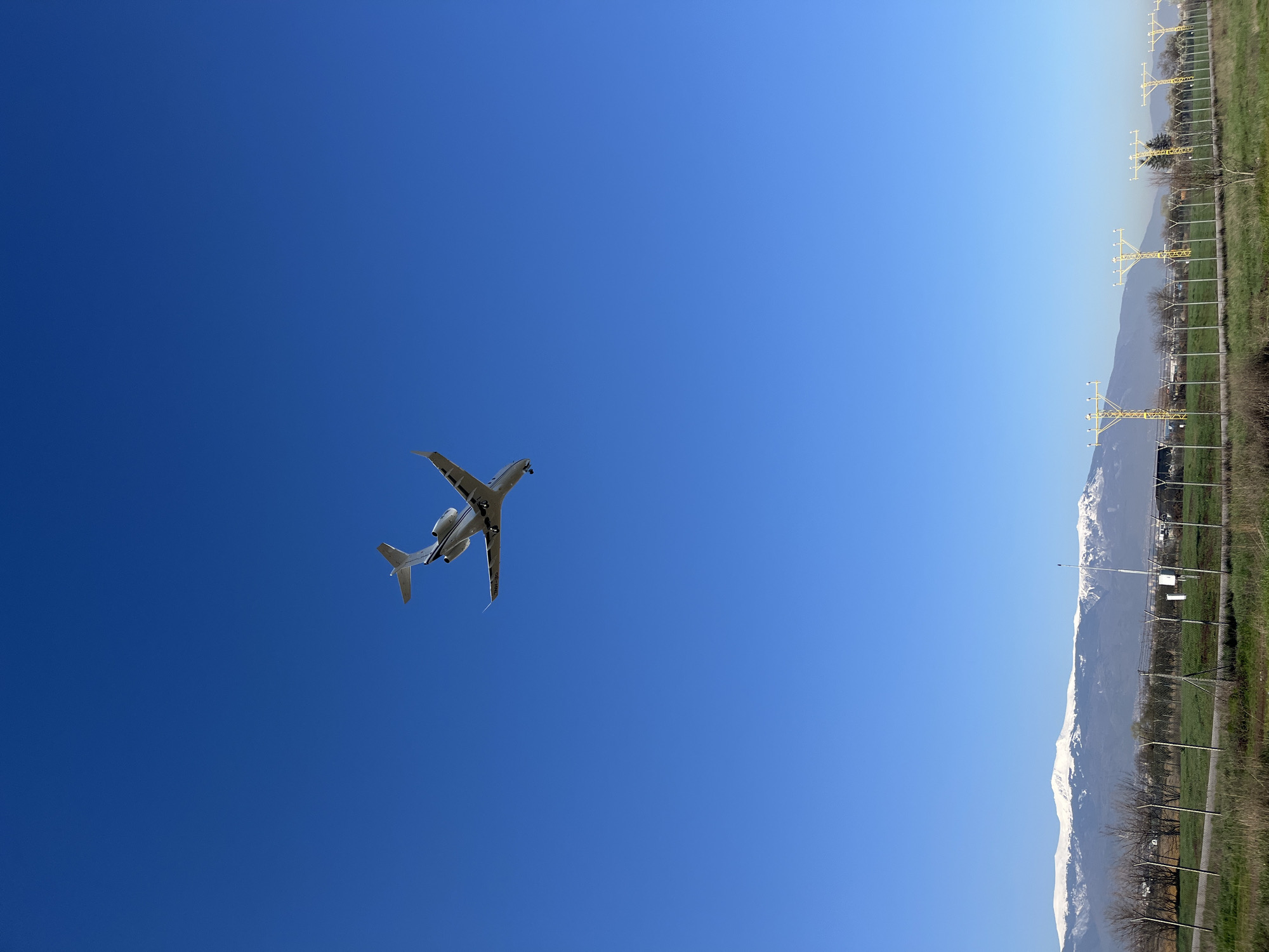 White aircraft spotted flying over Bulgarian mountains near Krivina