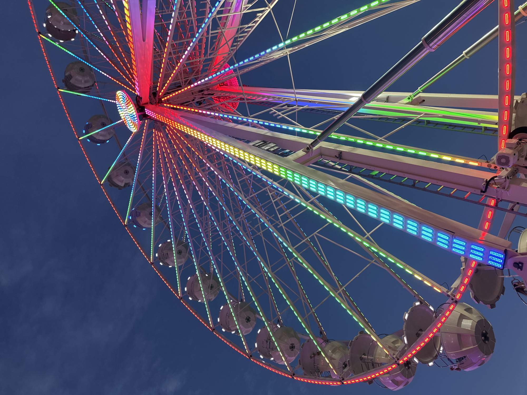 Michael Schulte plays Kieler Woche as the fairground lights up