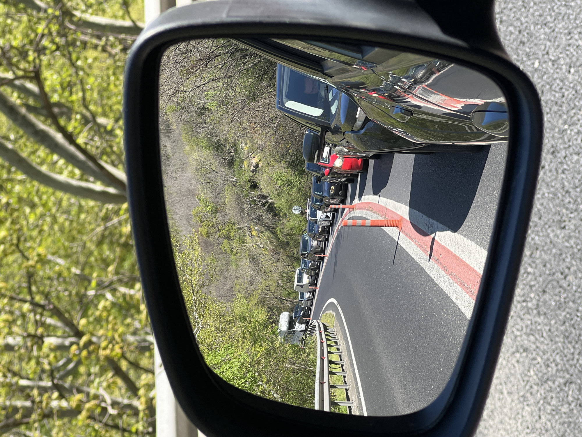 Traffic jam reported on highway near Krupnik, Bulgaria