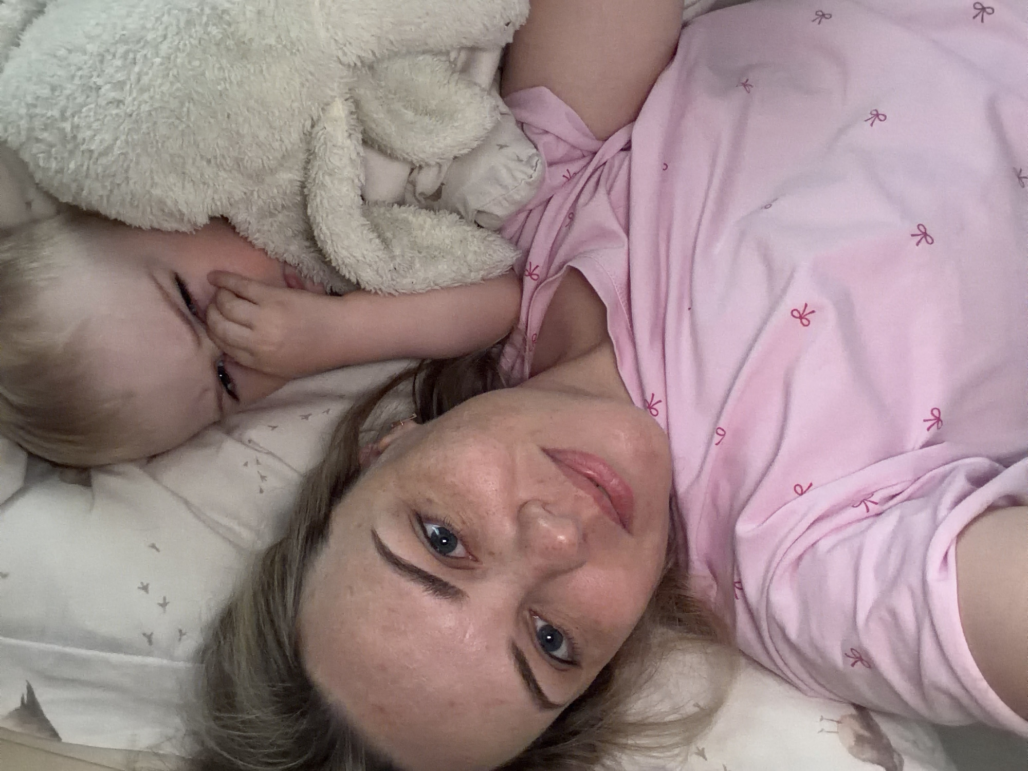 Mother and child share quiet morning moment in Votkinsk