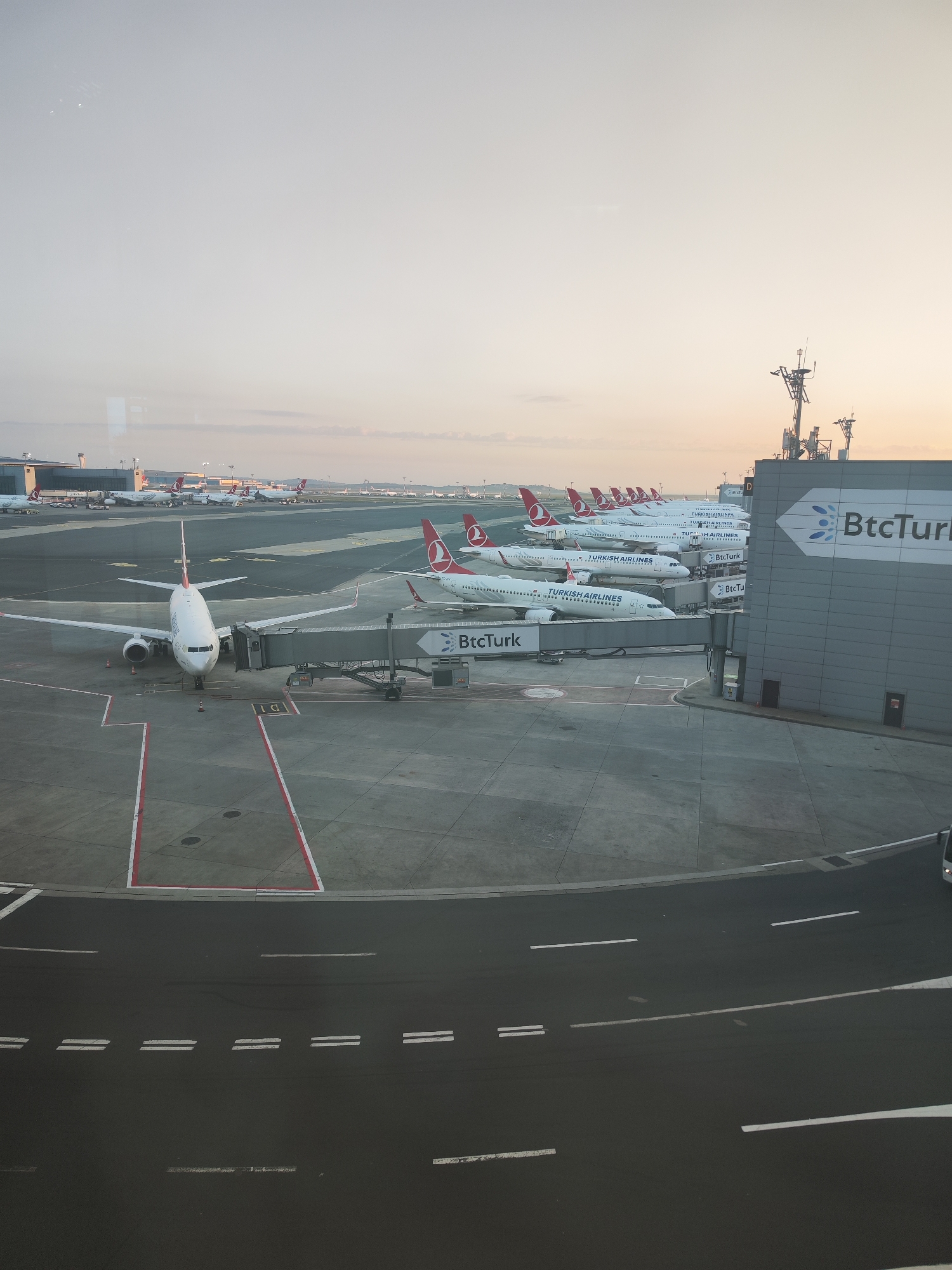 Turkish Airlines aircraft observed at Arnavutköy airport terminal