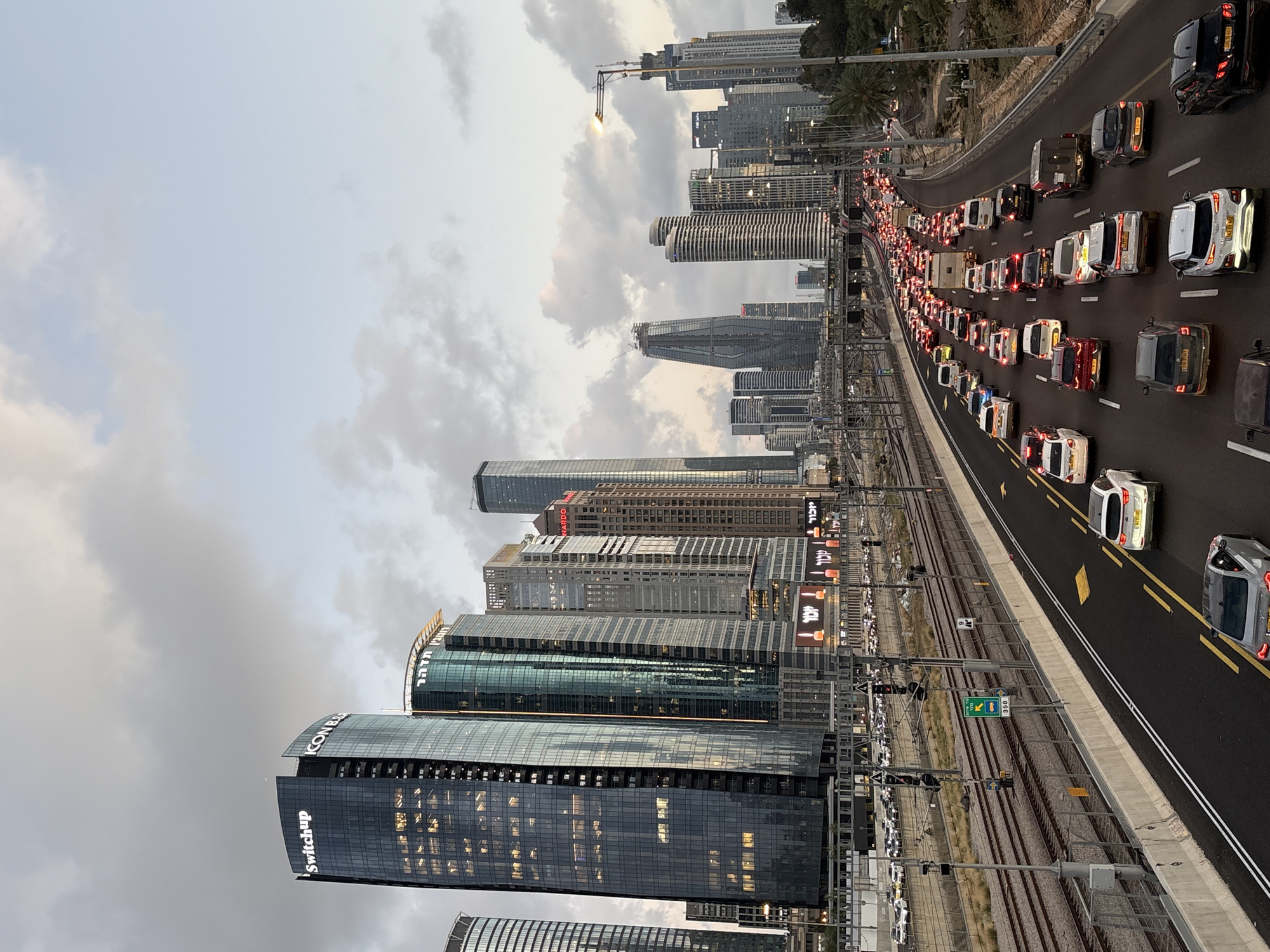 Heavy traffic congestion observed on Tel-Aviv highway