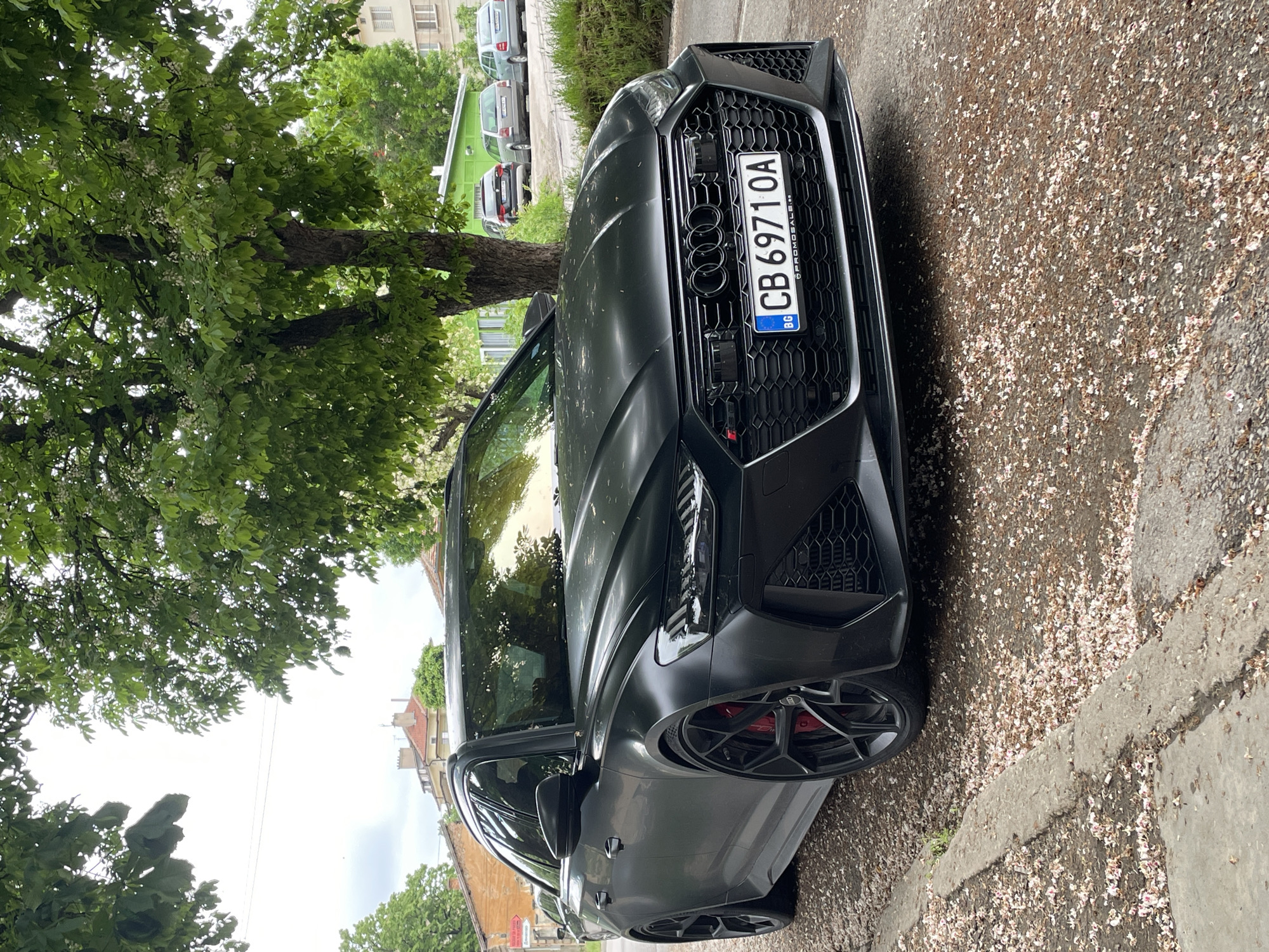 Black Audi RS6 spotted parked on Razgrad sidewalk