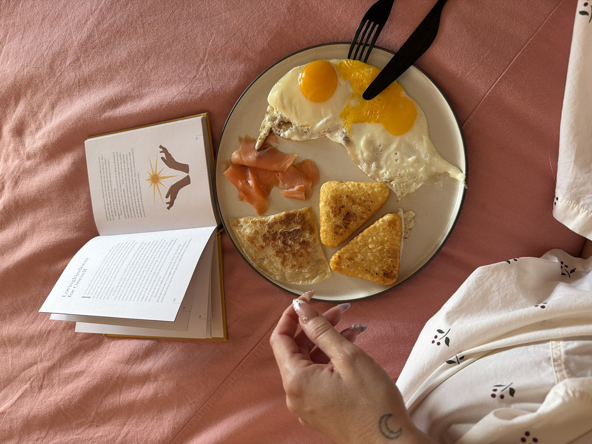 Morning breakfast and flowers documented in Mengwi bedroom
