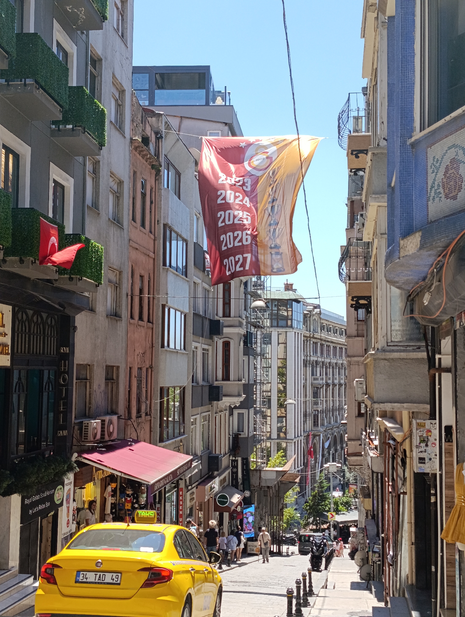 Morning wander through Beyoğlu's streets, waterfront, and historic landmarks