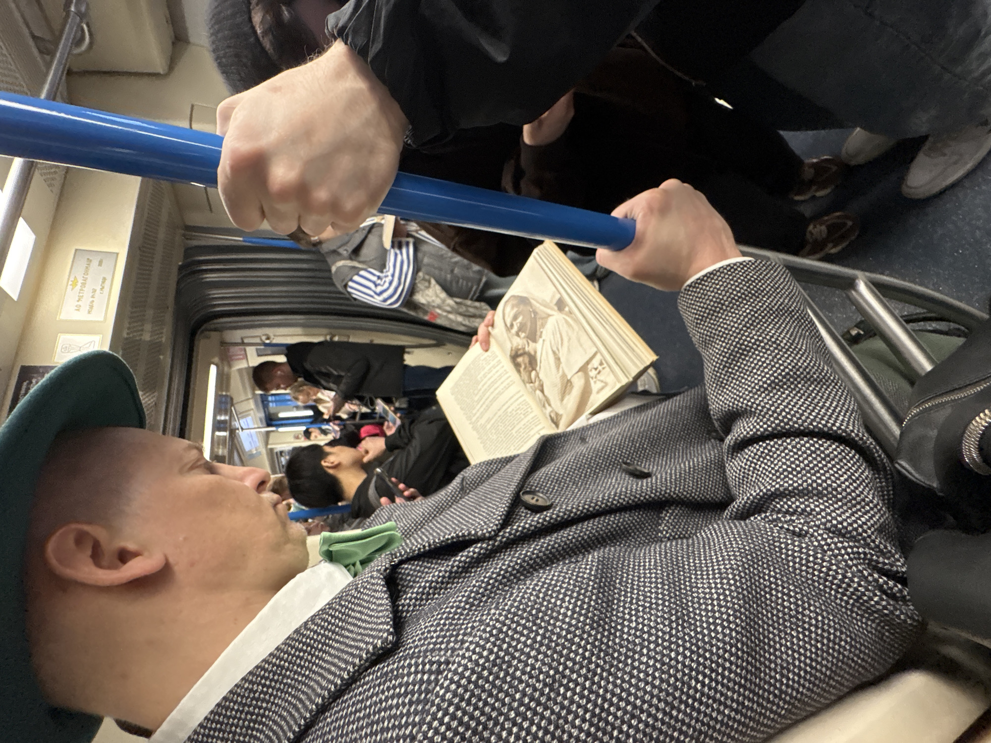 Monday morning commute captured on Moscow Metro train