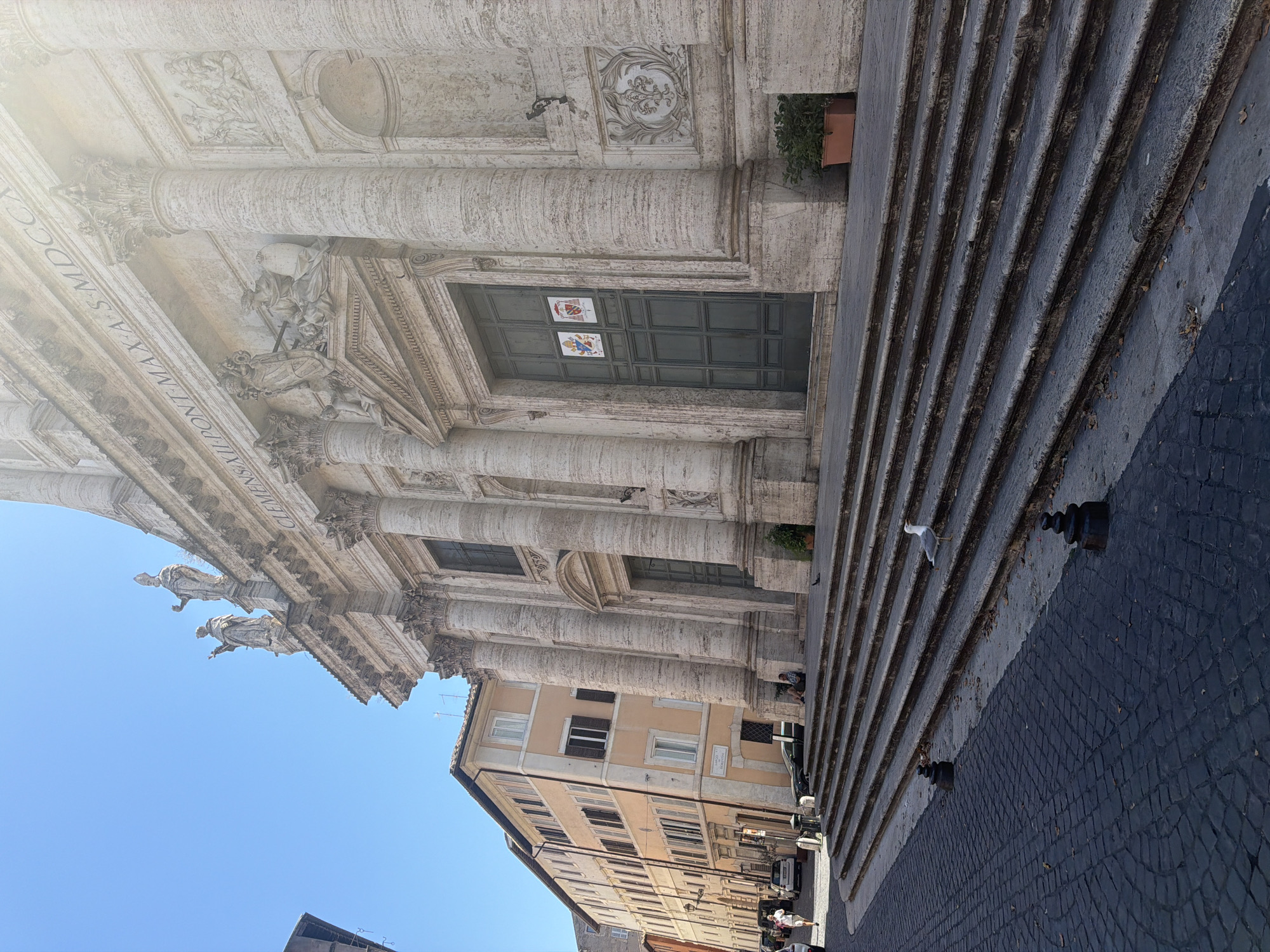 Midday roam through Rome's streets, stops, and small moments