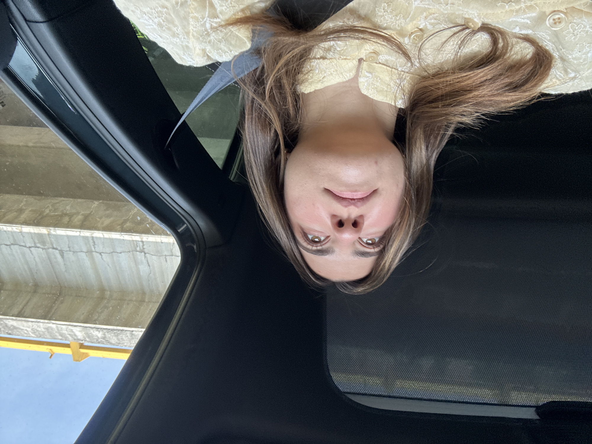 Casual car rides and cartoon drawings captured across Puebla