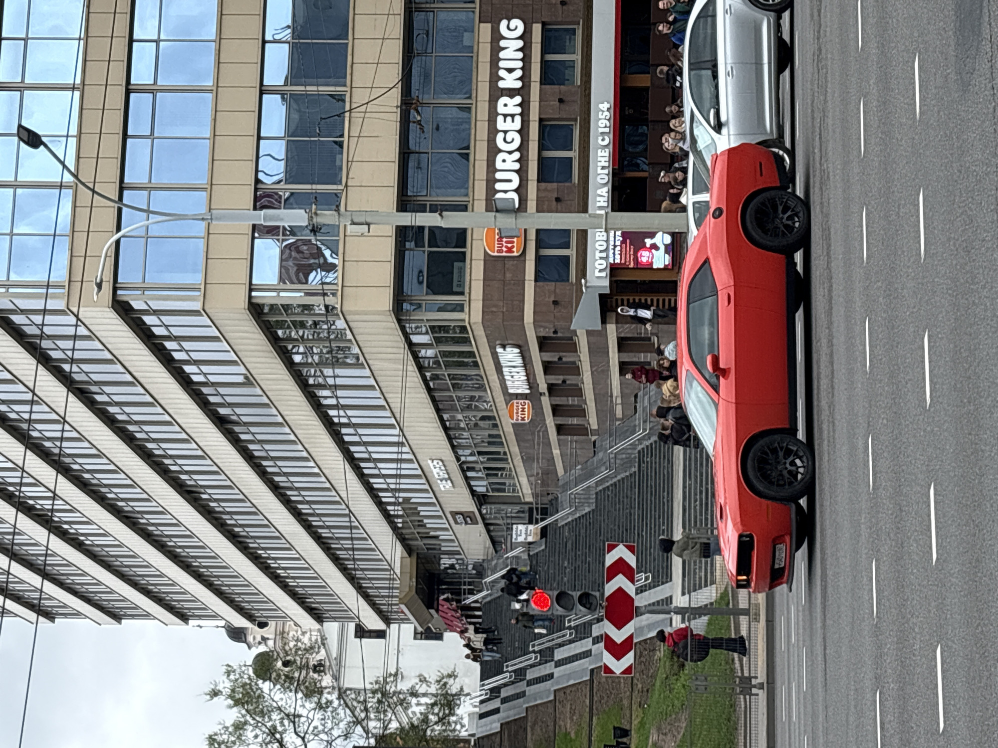 Afternoon theater visit and street scenes documented in Minsk