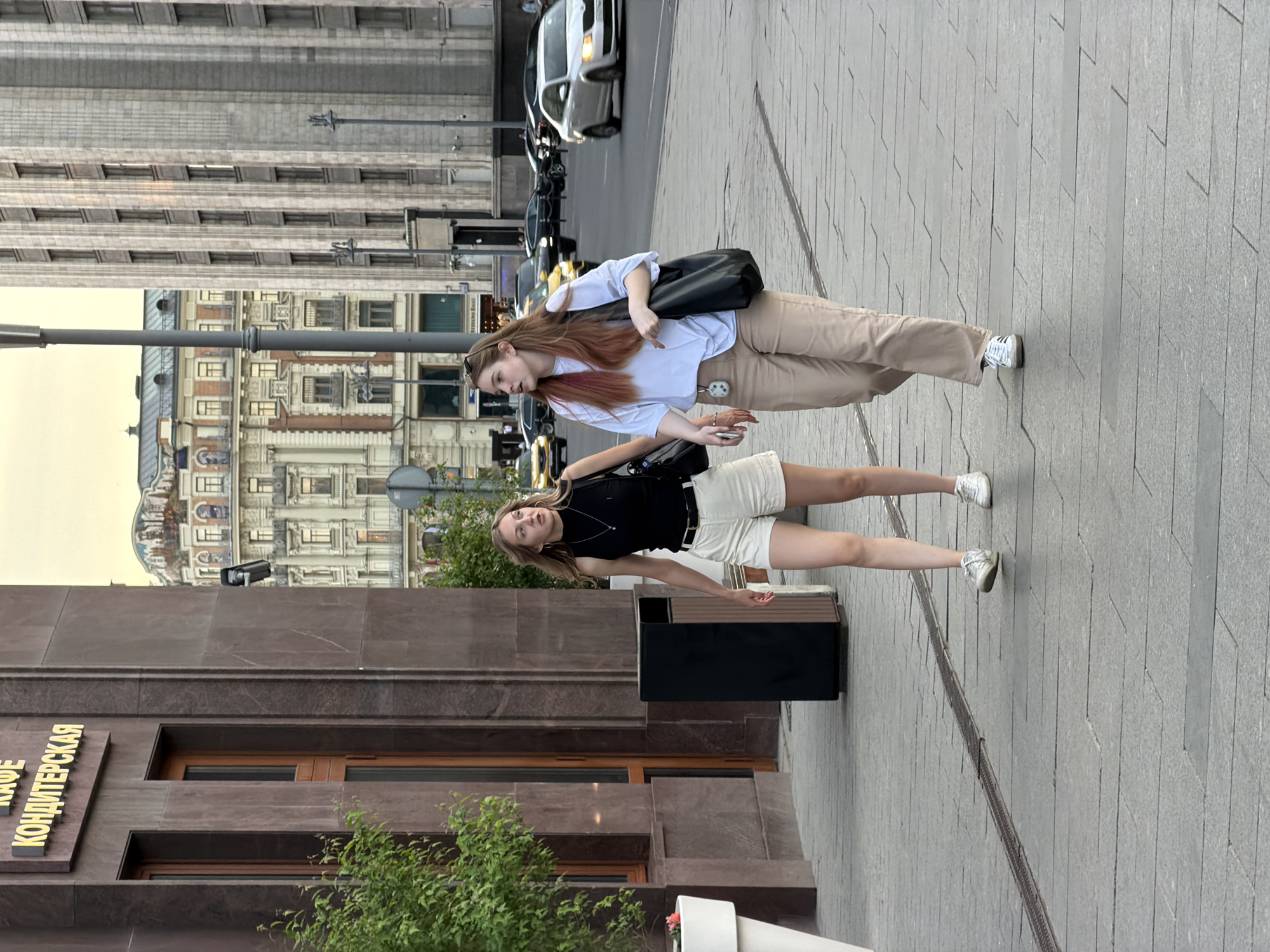 Casual Moscow street scenes captured during afternoon hours