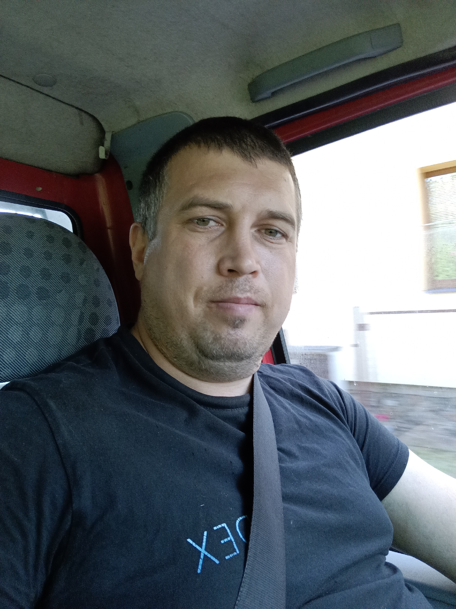 Roadside pause on route 311 in Dalovy, Czechia
