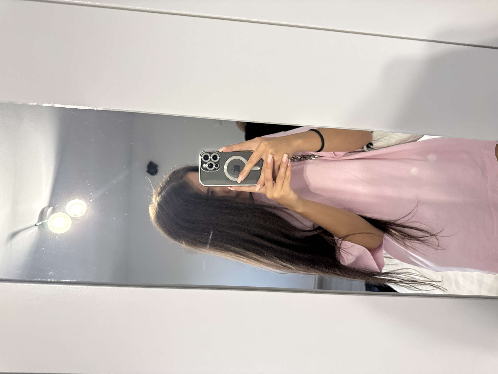 Mirror selfies and exterior shots at a Cârțișoara guesthouse